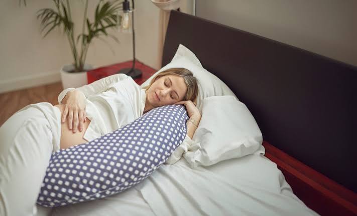 Left Side Sleeping During Pregnancy Benefits, Myths, and When It Matters
