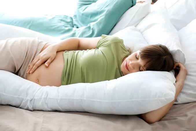 Pregnancy Sleep Positions — The Complete Guide